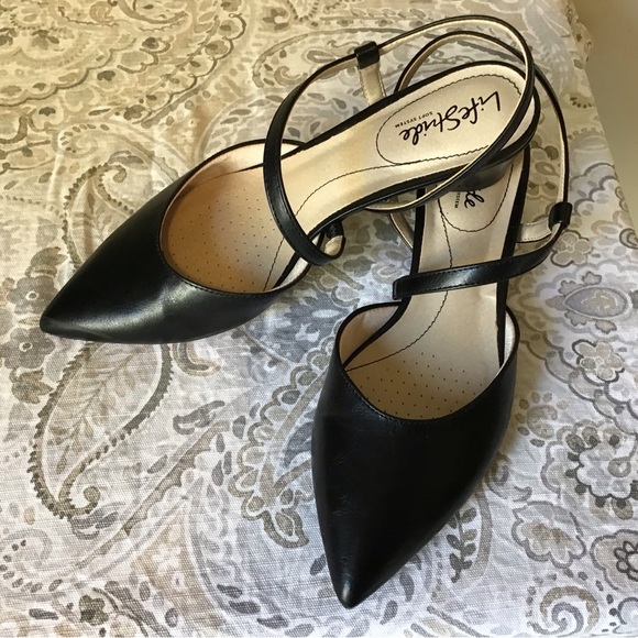 Life Stride 8 wide black “Minimalist” sling back pumps - Picture 5 of 8